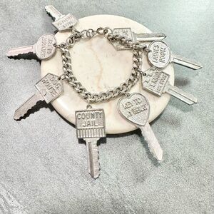 Vintage Silver Tone 8 Key Charms With Engraved humorous Phases Link Bracelet